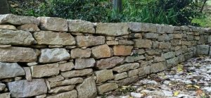 Atelier murs de pierres